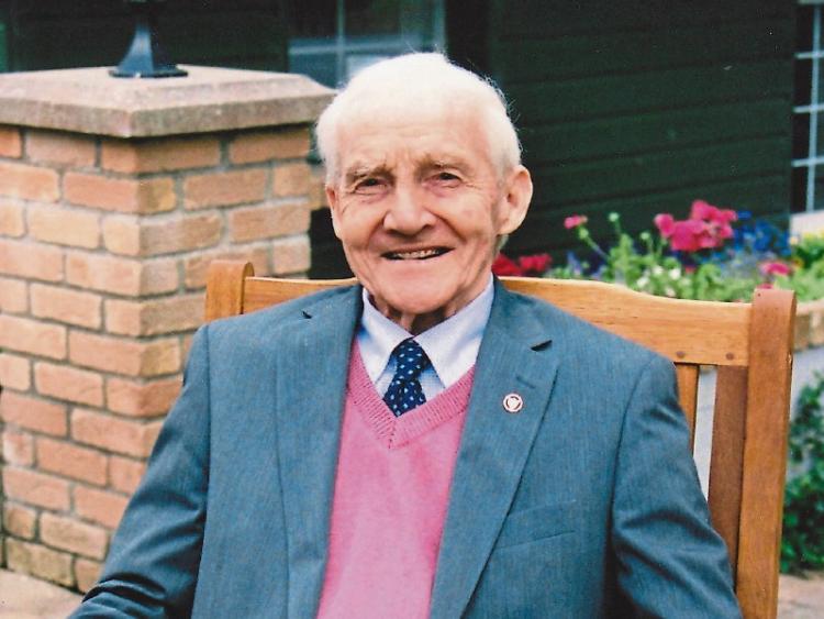 Newbridge pitch and putt champ Tommy Hall celebrates turning ninety