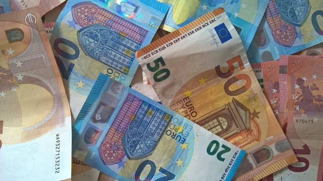 Cash and personal items stolen from car in North Kildare. FILE PHOTOGRAPH / PIXABAY