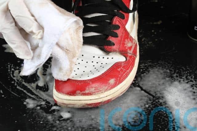5. Make your own cleaning solution