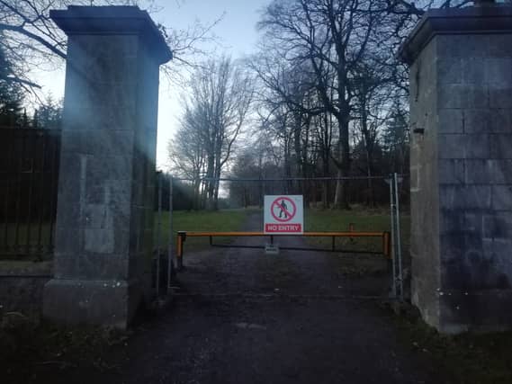 Fence restricts Emo Court access