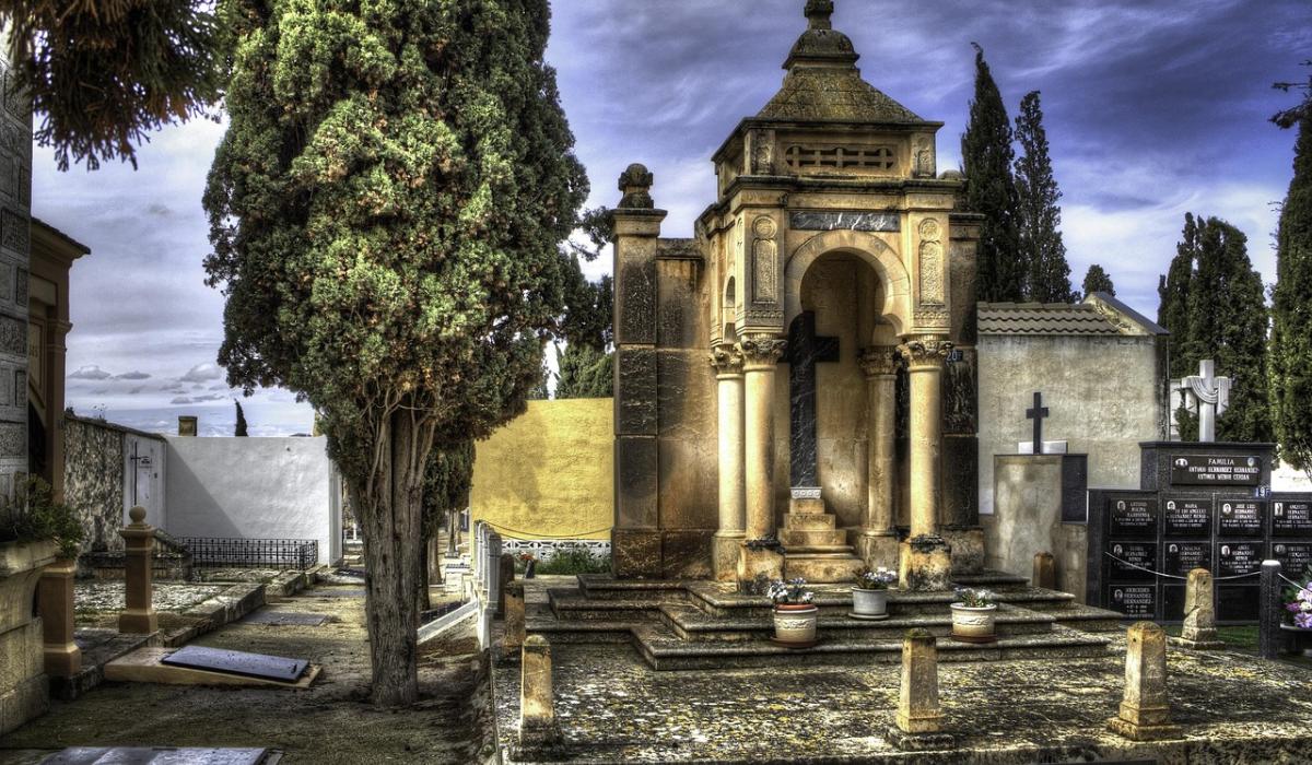 Works needed for interior of mausoleum in Kildare, local rep stresses