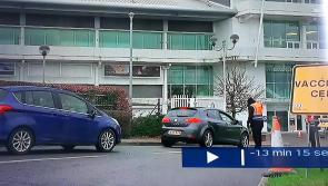 #WATCH Horseracing and Covid-19 mass vaccination runs side by side in UK as Irish public must wait months more for jab - 1,000 vaccinated each day at just one UK track