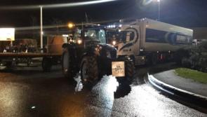 IFA and farmers block major Aldi distribution centre