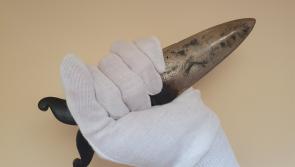 Is this a dagger that I see before me? Midlands auction house sells bronze age item to National Museum