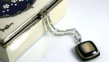 Garda appeal launched following theft of jewellery from South Kildare home