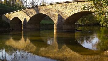 Concerns raised over collisions and strikes on Kildare bridge