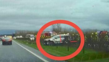 LATEST: Car ends up in central median on Kildare motorway 