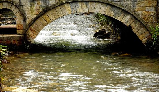 Concerns that Kildare bridge poses a hazard to drivers