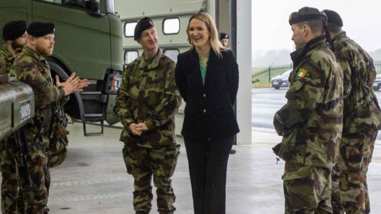 New Minister for Defence pays visit to Curragh Camp 