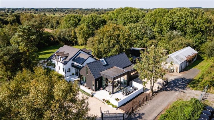 GALLERY: Take a peak inside this stunning modern Kildare home which has a price tag of just under &euro;1m