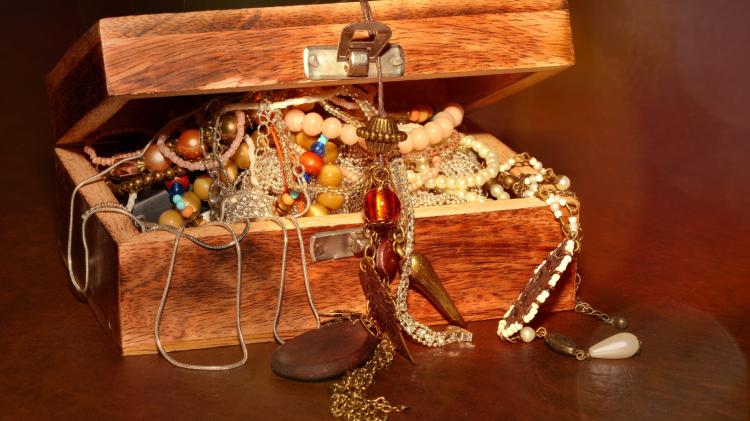 Large amount of jewellery stolen from Kildare residence