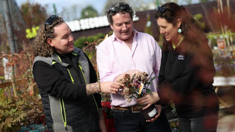 Blooming Brilliant: Diarmuid Gavin launches Tirl&aacute;n CountryLife expert garden series in Kildare