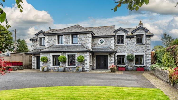 GALLERY: Jaw dropping Kildare mansion on market for over &euro;1.1m