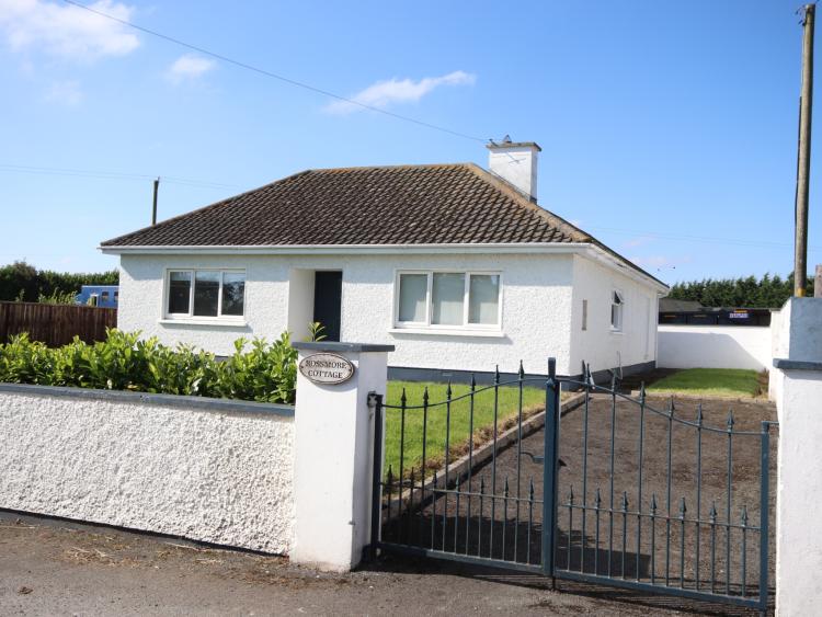 Impressive equestrian property on the Curragh on the market for €
