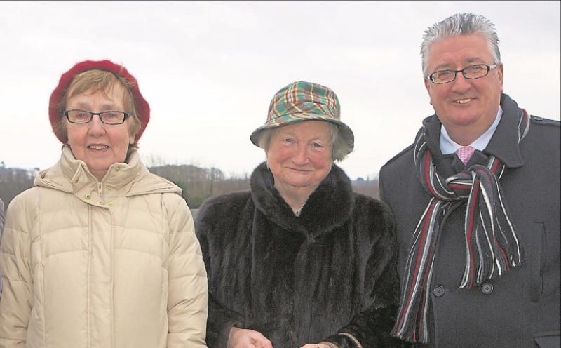 Call for Newbridge cemetery  car park to be tackled