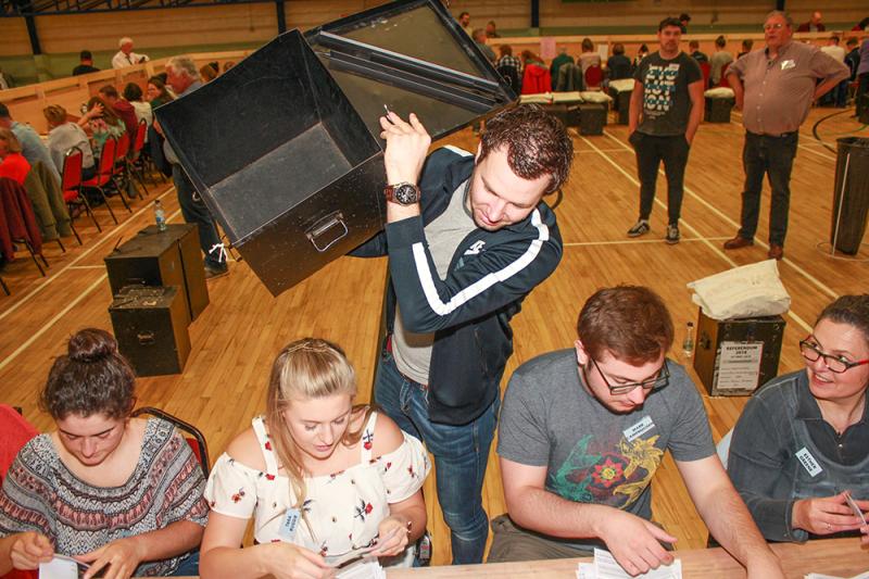 LE19: Big parties neck and neck in local elections as Greens shoot up finds RTÉ TG4 exit poll 