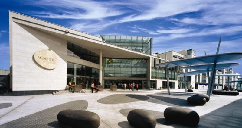Door wreath-making workshops to take place in well-known Kildare shopping centre