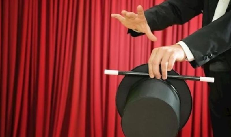 Racing, fashion and family fun at Naas Racecourse on Sunday 