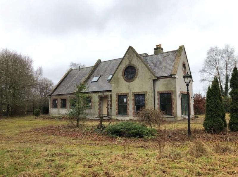 Fixer-upper property in Kilcullen with granny flat up for auction for €220,000