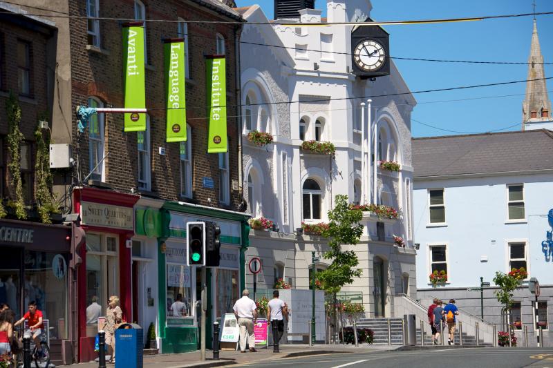 Woman's €2,500 cash stolen from her car after she was followed from Naas bank