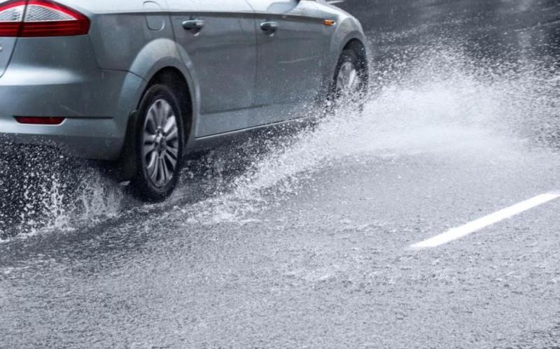 ALERT: Garda warning about driving on roads with surface water 