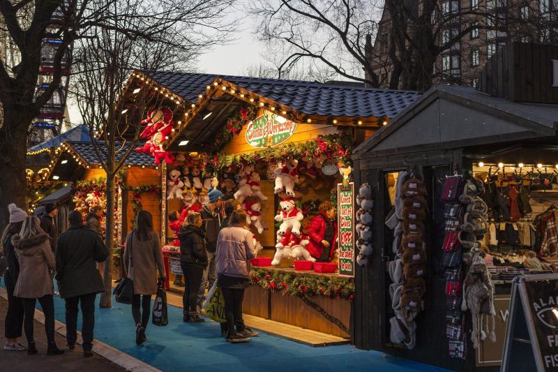 Employers in retail and hospitality struggling to fill Christmas jobs
