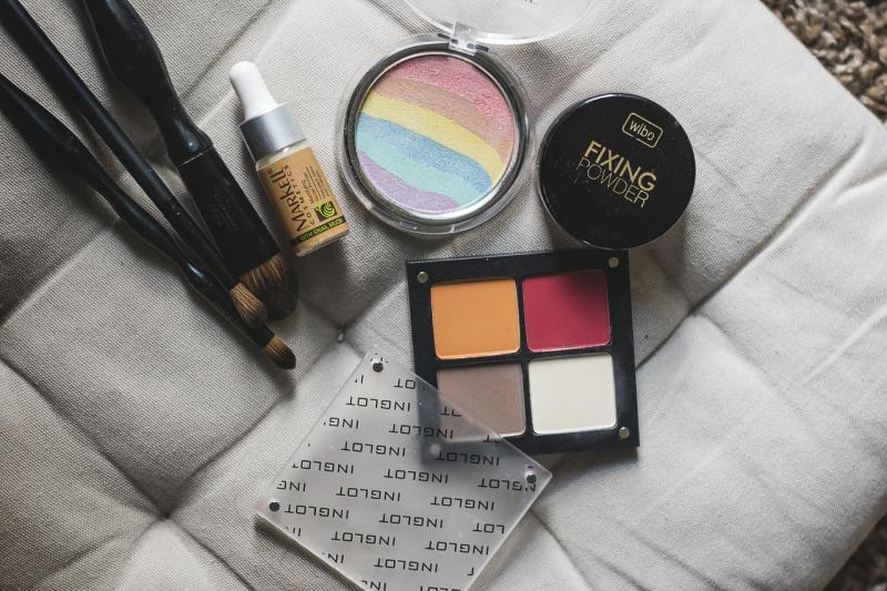 Kildare gardaí catch and fine driver doing makeup in traffic