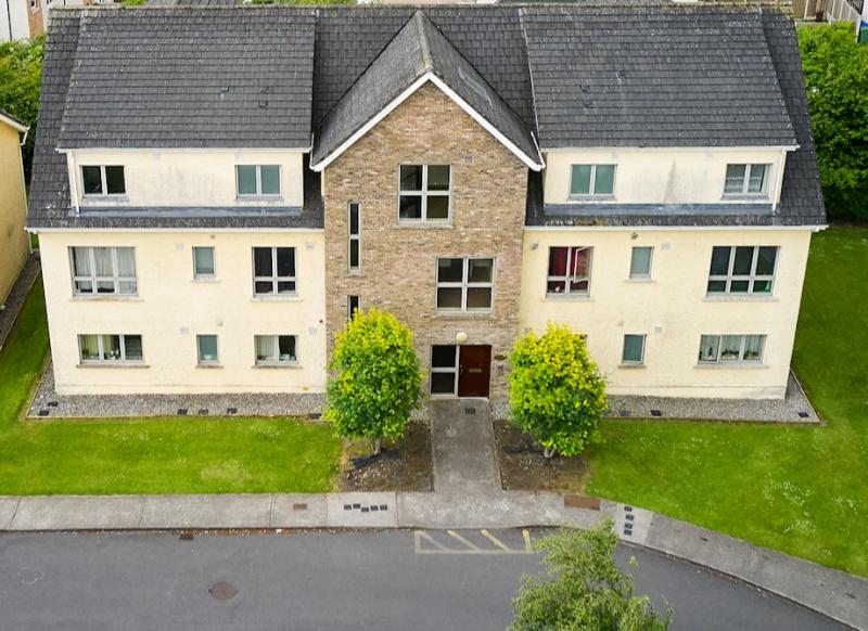 PHOTOS: Kildare apartments going for average of €133k each at auction 