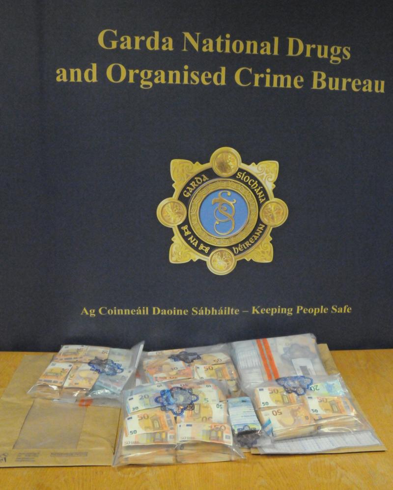 BREAKING: Over €269,000 in cash seized by gardaí near Kildare-Dublin border