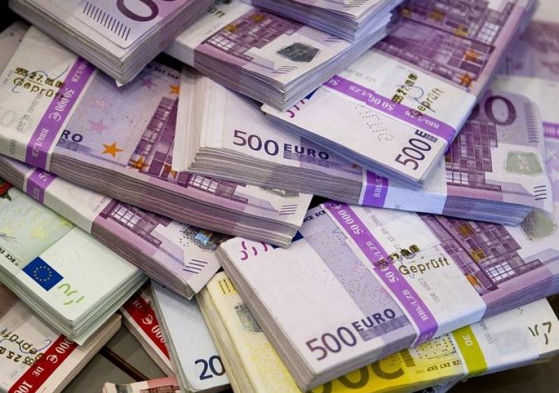 Kildare person becomes millionaire after winning top prize in Daily Million draw Euro cash notes
