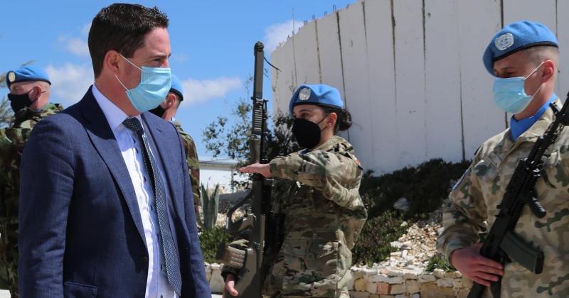 Minister Heydon visits Irish troops serving in Lebanon for St Patrick's Day events 
