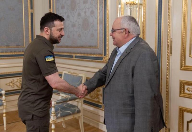 The hand of friendship: Kildare TD and Ceann Comhairle Seán Ó Fearghaíl meets Ukrainian President Volodymyr Zelenskyy during visit to war-torn country