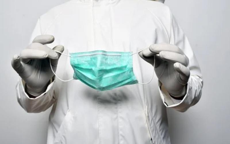 People urged to stay at home when feeling unwell amid rising Covid-19 and flu cases