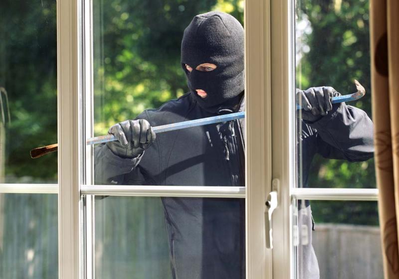 Gold jewellery taken in burglary in Kildare burglary 