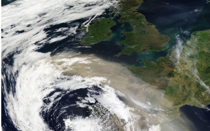 Hot spell sees Saharan sand blown to Ireland 
