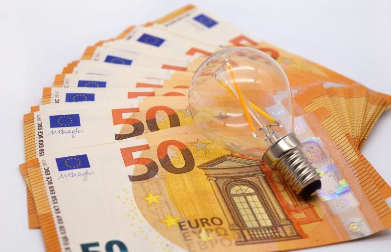 REVEALED: The appliances on standby that could be adding €100 to you electricity bill