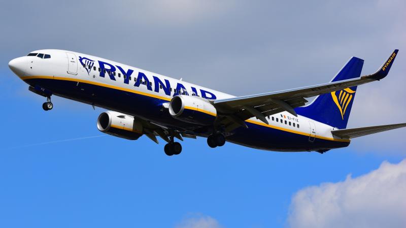 Ryanair cancel up to 300 flights over French airtraffic controller strikes