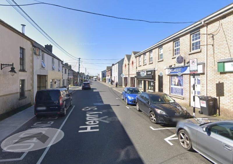Daylight robbery incident took place on Henry Street in Newbridge, County Kildare