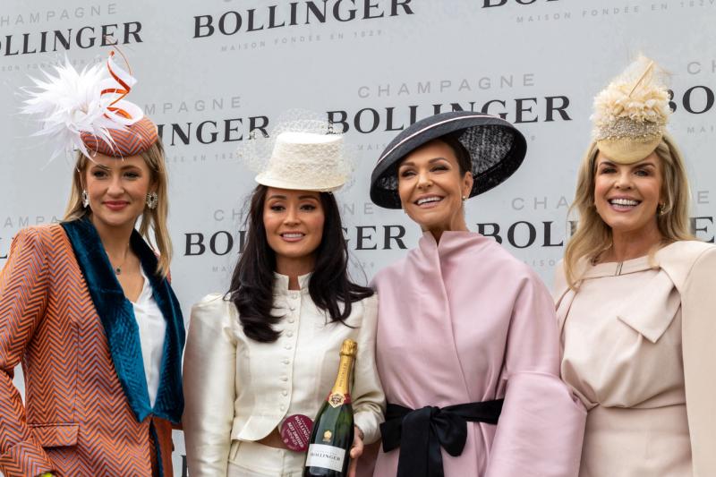 Over 18,000 at Punchestown as Best Dressed Lady wins with 16-year-old hat!