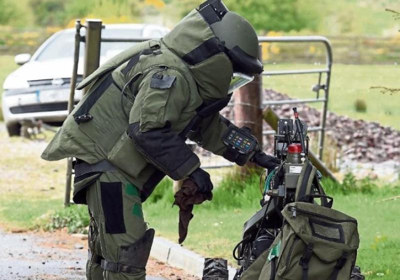 Bomb squad called to town located on Kildare-Offaly border following discovery of suspicious device