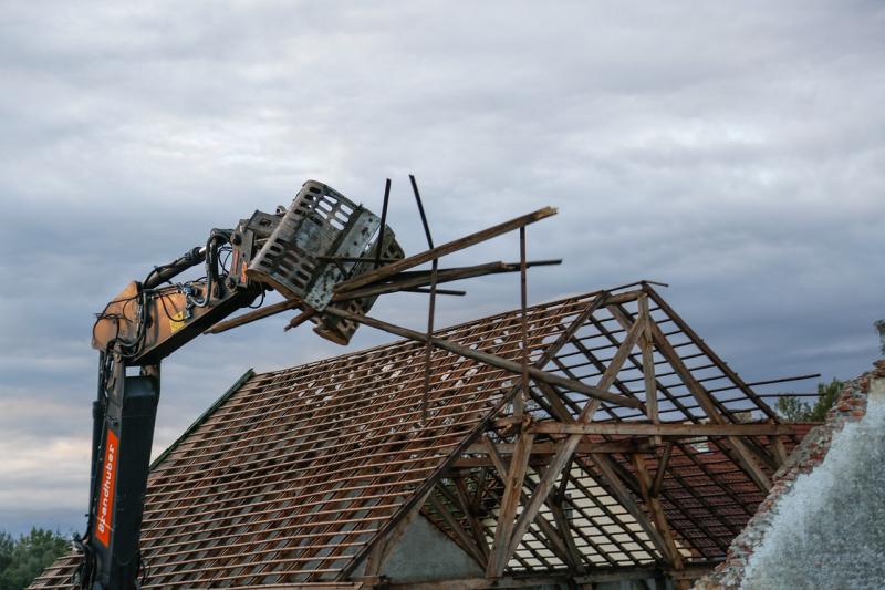 Demolition of existing derelict commercial building in County Kildare proposed