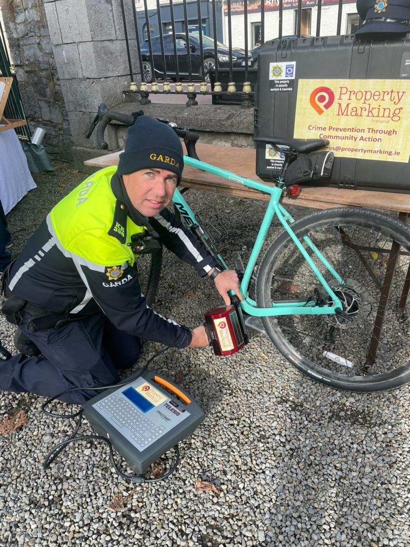Kildare Garda&iacute; carry out property marking at local Farmers Market 