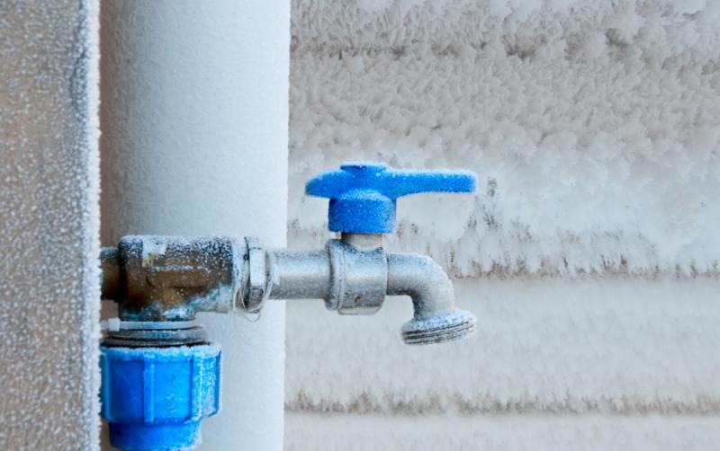 Kildare cold snap; Uisce &Eacute;ireann urges the public to conserve water and help protect against burst water pipes