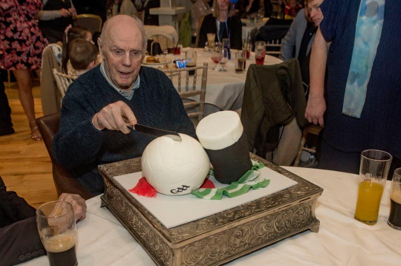 Kildare man celebrates 90th birthday with very special cake! 