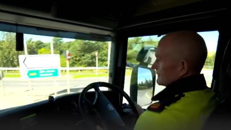 Undercover Garda truck catching Kildare drivers on mobile phones 