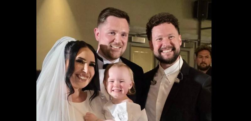 Singer Callum Scott surprises Irish couple at wedding with live performance 