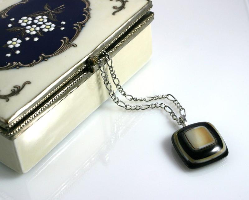 Theft of jewellery from Kildare premises prompts garda investigation