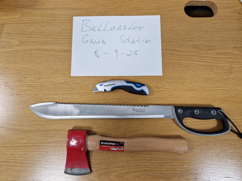 Man arrested after Gardai seize machete following incident in busy Galway town