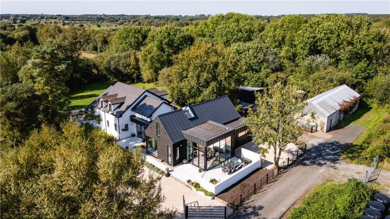 GALLERY: Take a peak inside this stunning modern Kildare home which has a price tag of just under &euro;1m
