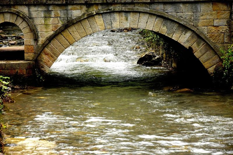Concerns that Kildare bridge poses a hazard to drivers